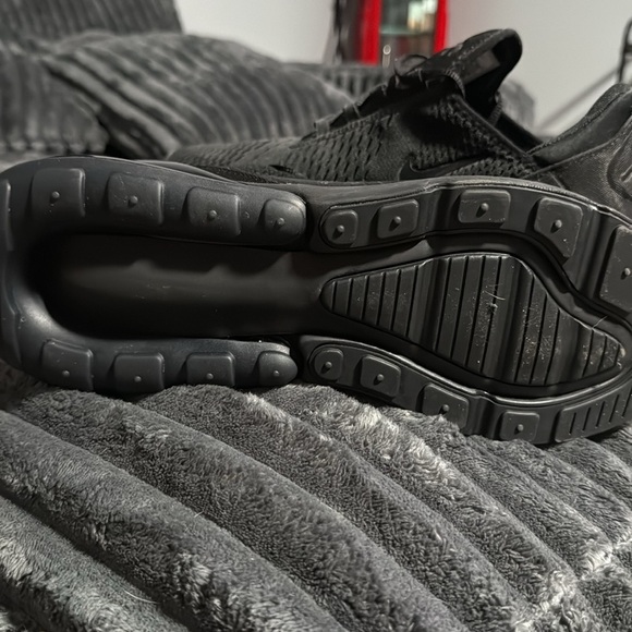 Brand new Nike Air max 270 black - Picture 3 of 3